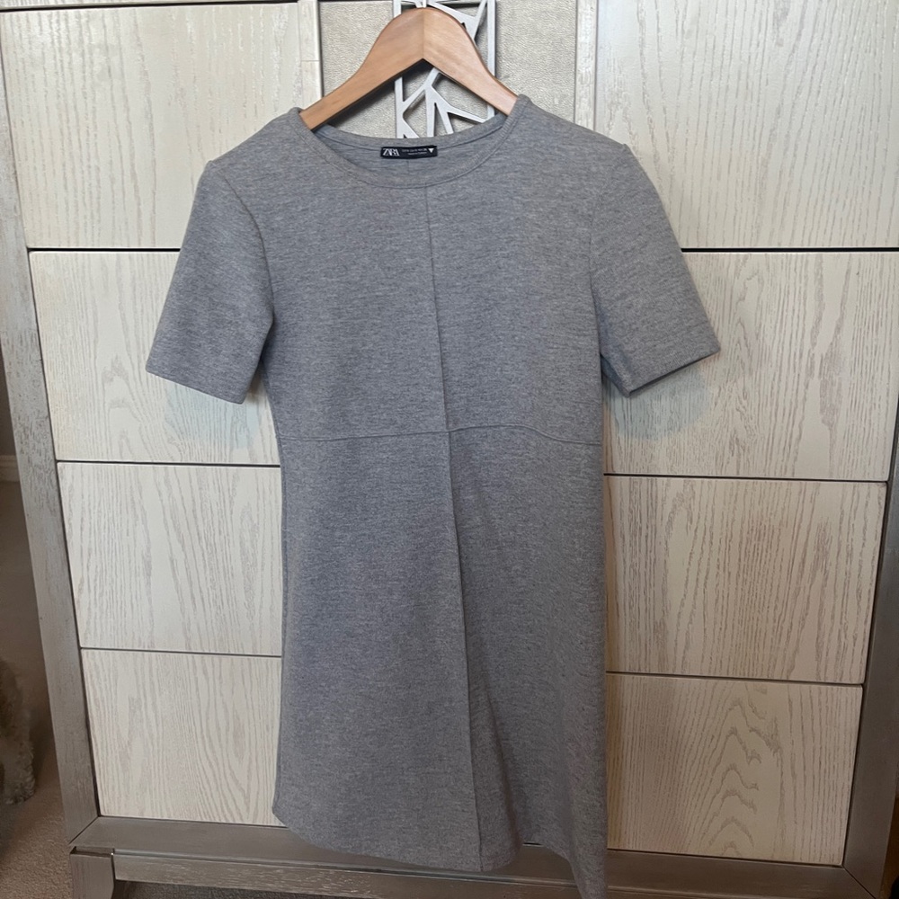 Zara Gray Sheath Mini Dress Short Sleeve Crew Neck